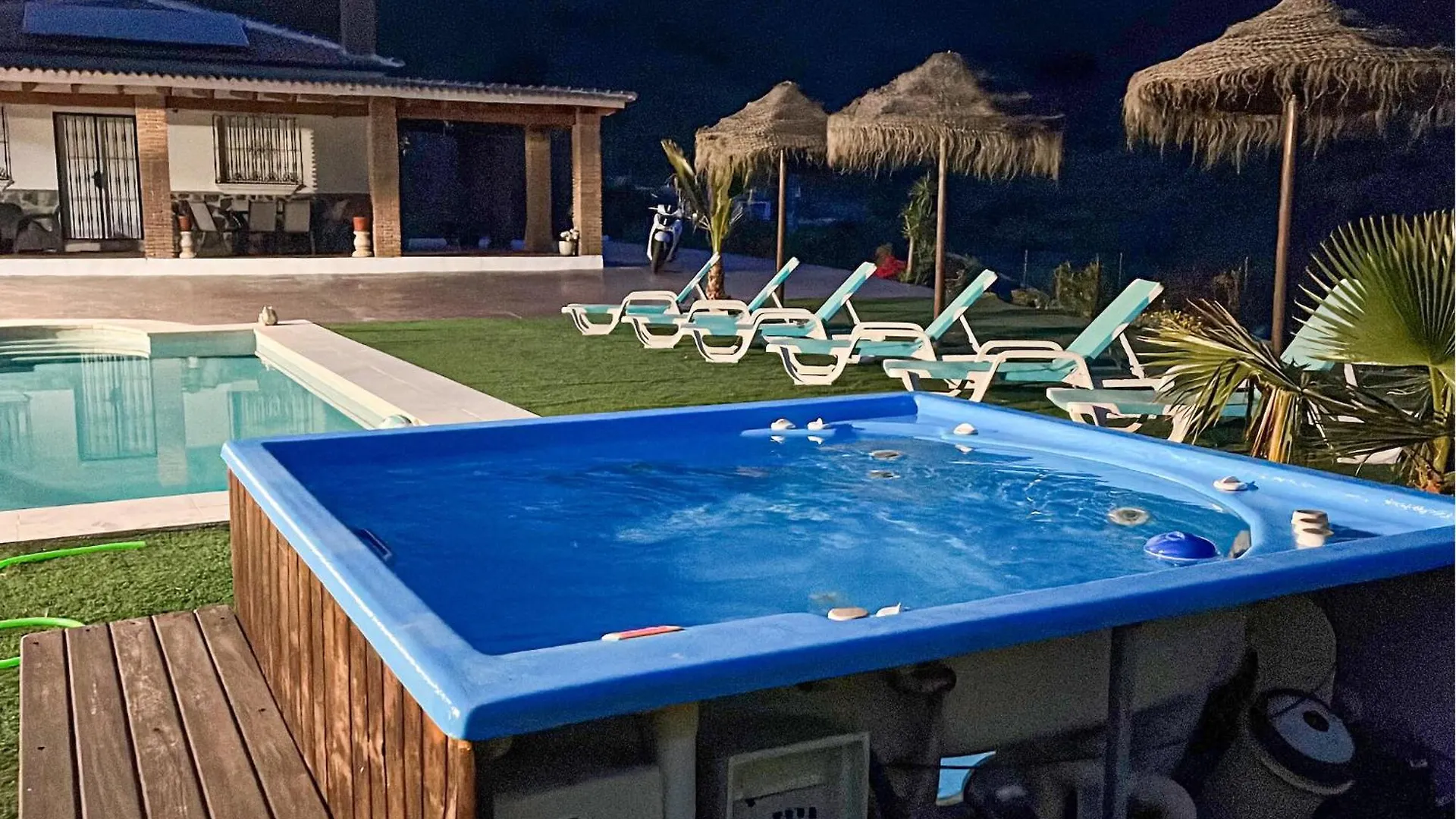 Gorgeous Home In Arenas With Wifi 0*, Arenas (Malaga) Spain